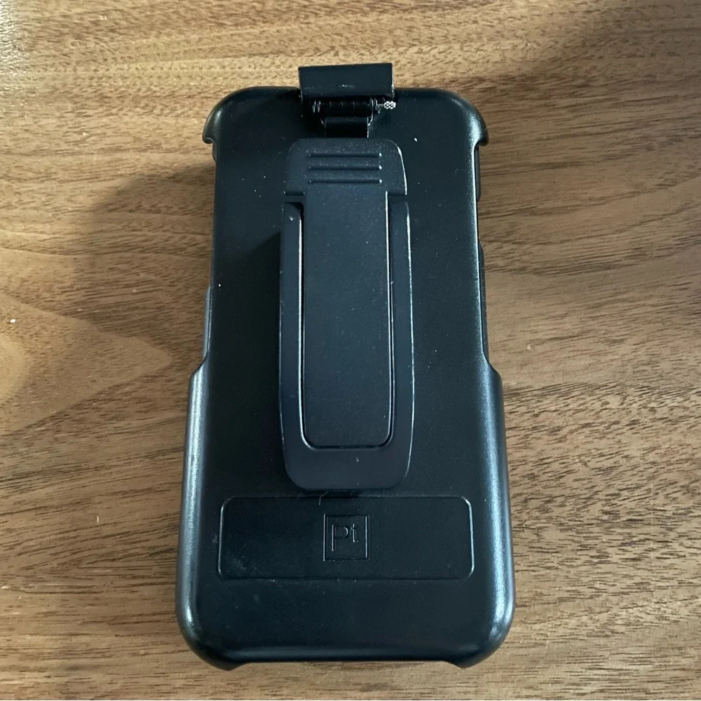 Platinum iPhone 7 protective case with holster